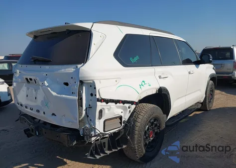 2023 Toyota Sequoia Trd Pro z USA, uszkodzony, nr VIN 7SVAAABA4PX007991